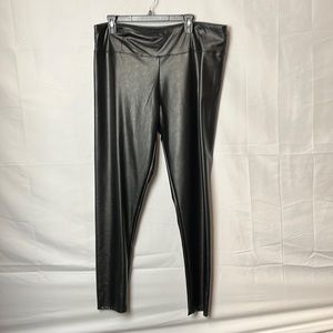 Love nation, black pants